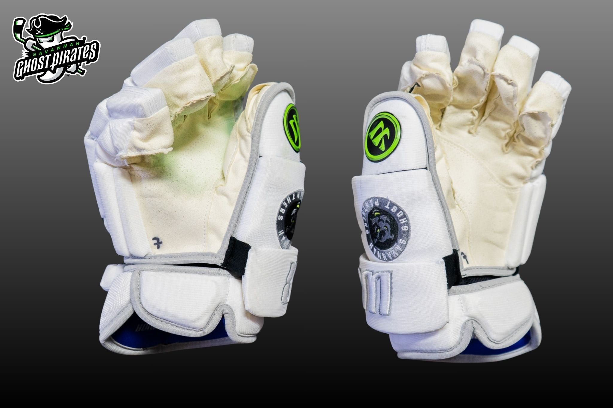 #7 UENS GAME USED & SIGNED Ghost Panthers Gloves