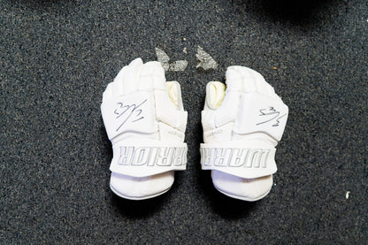 #7 UENS GAME USED & SIGNED Ghost Panthers Gloves